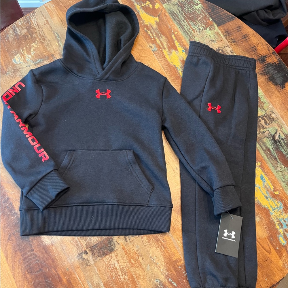 NWT Under Armour Boys 2 Piece  Set